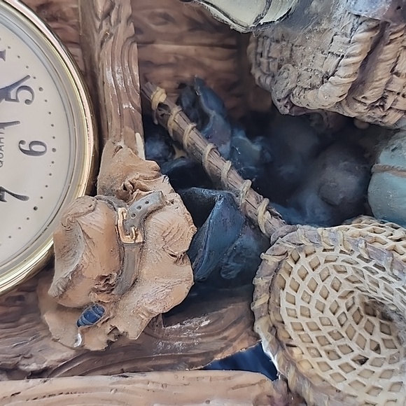 VINTAGE  RESIN  FISHING 🎣 BOAT ⏰️  CLOCK. - Picture 9 of 11
